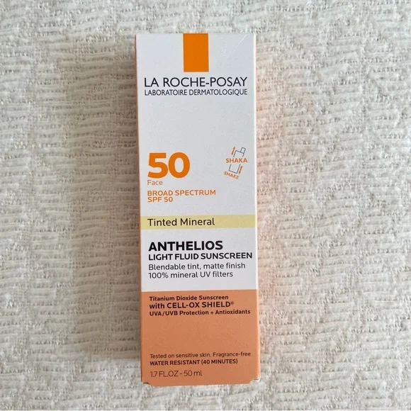 HP!✨La Roche-Posay Anthelios Mineral Tinted Ultra Light Face Sunscreen SPF 50 - Picture 2 of 11